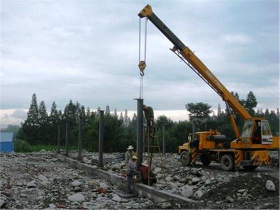 1287495618414646-1288317628335984