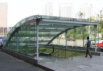 钢结构雨棚的施工流程