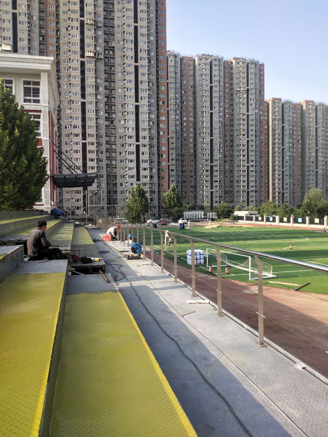 钢结构看台--京泊兴携手长阳小学打造高品质校园硬件设施！